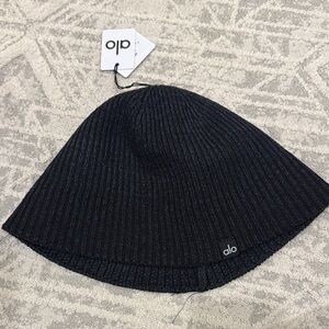 ALO Yoga Black Knit Beanie Hat